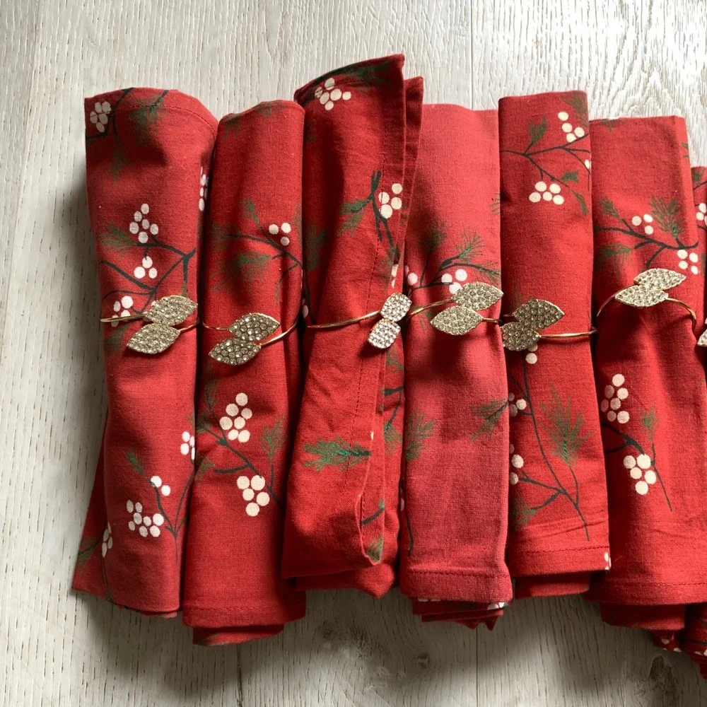 Newport Home Collections Red Christmas Napkins Set of 12 with Rhinestone Rings‎